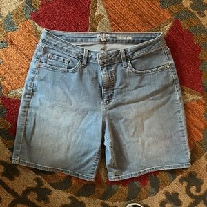 Women’s size 12 riders by Lee mid rise short